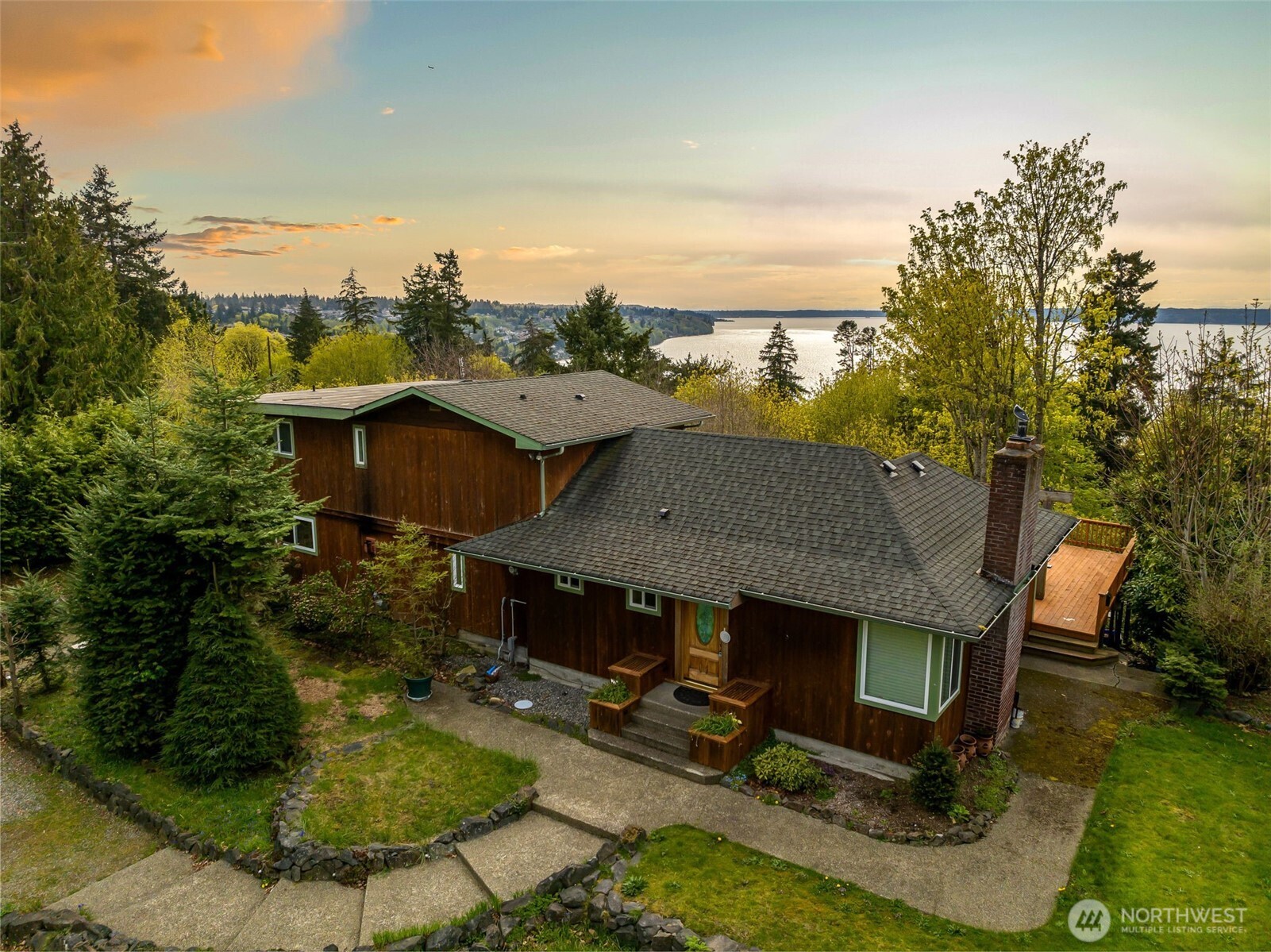 28017 13th Avenue S, Des Moines, WA 98198