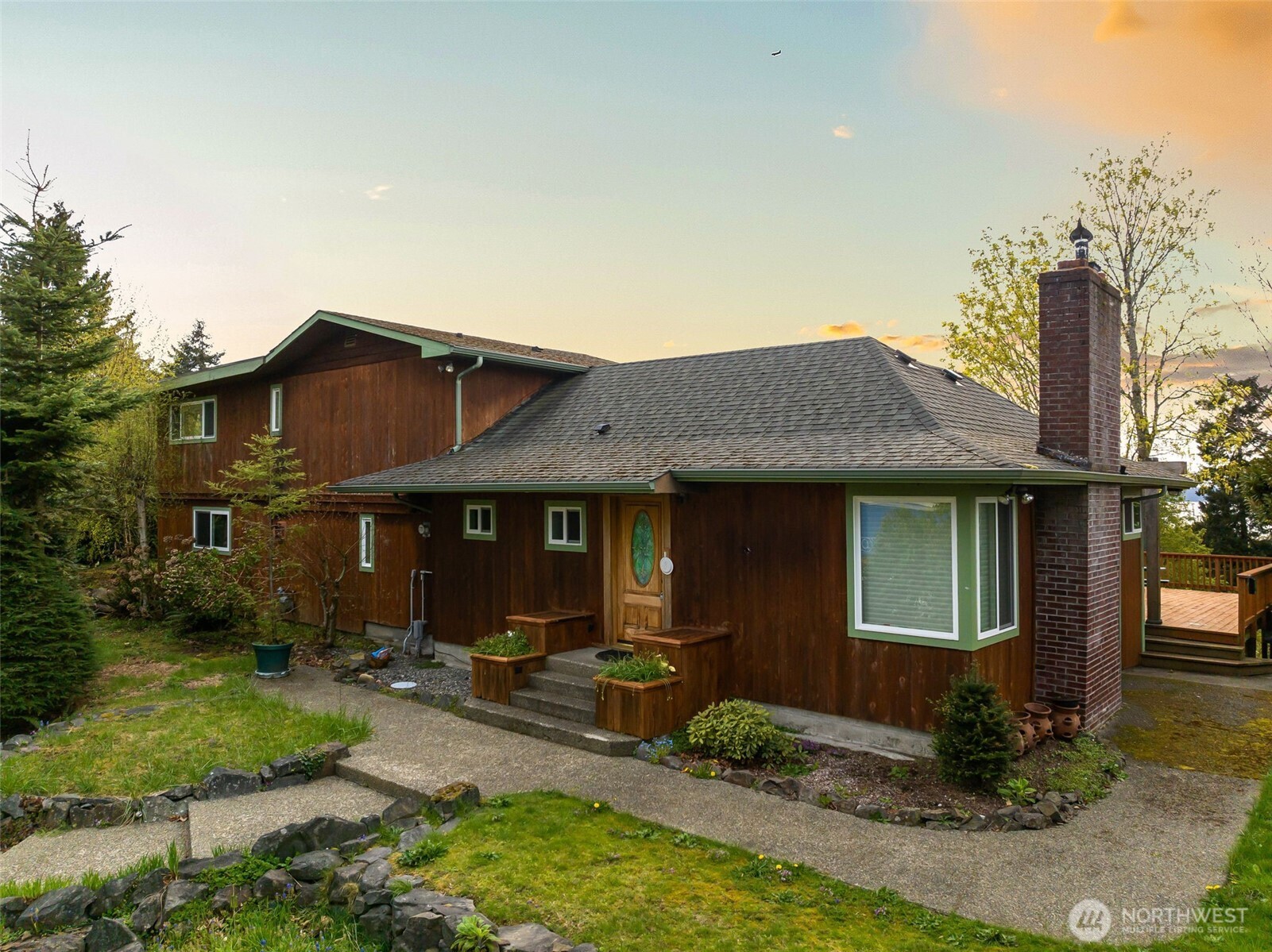 28017 13th Avenue S, Des Moines, WA 98198