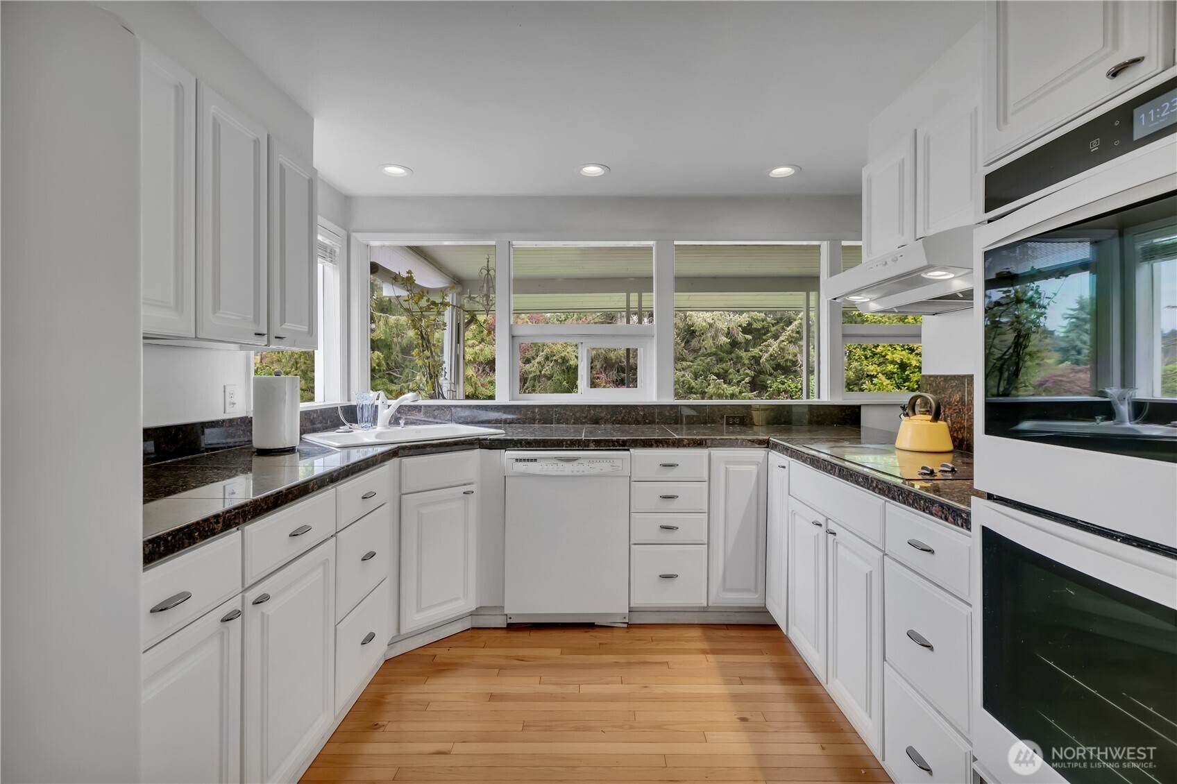 258 SW 176th Place , Normandy Park, WA 98166