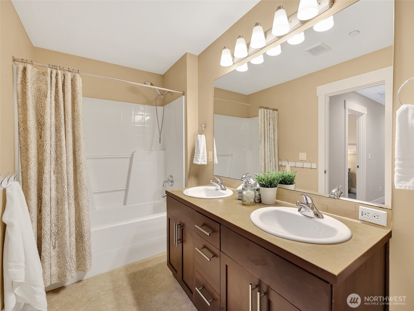 9060 177th Place NE #12, Redmond, WA 98052