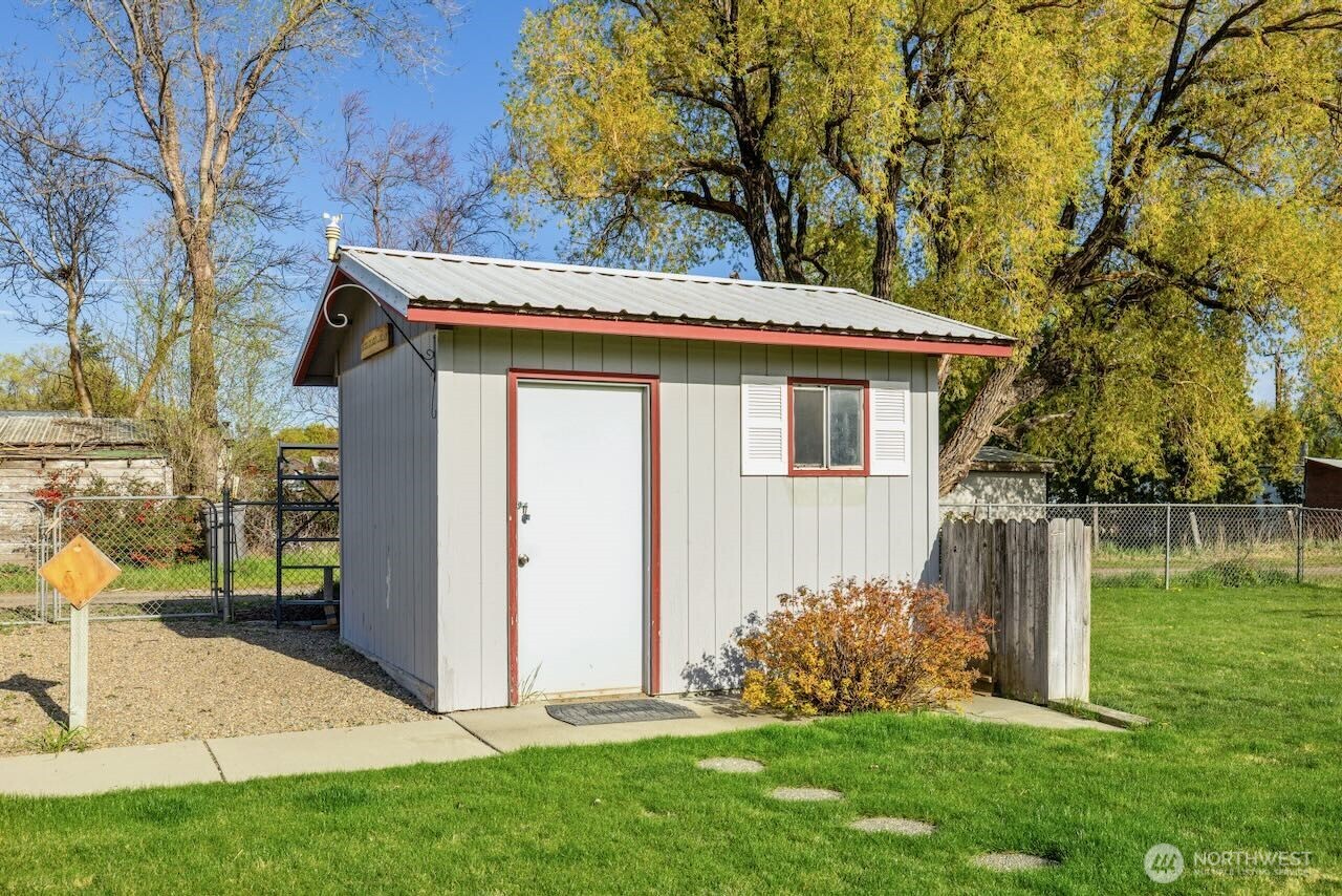 204 N Mason Street , Kittitas, WA 98934
