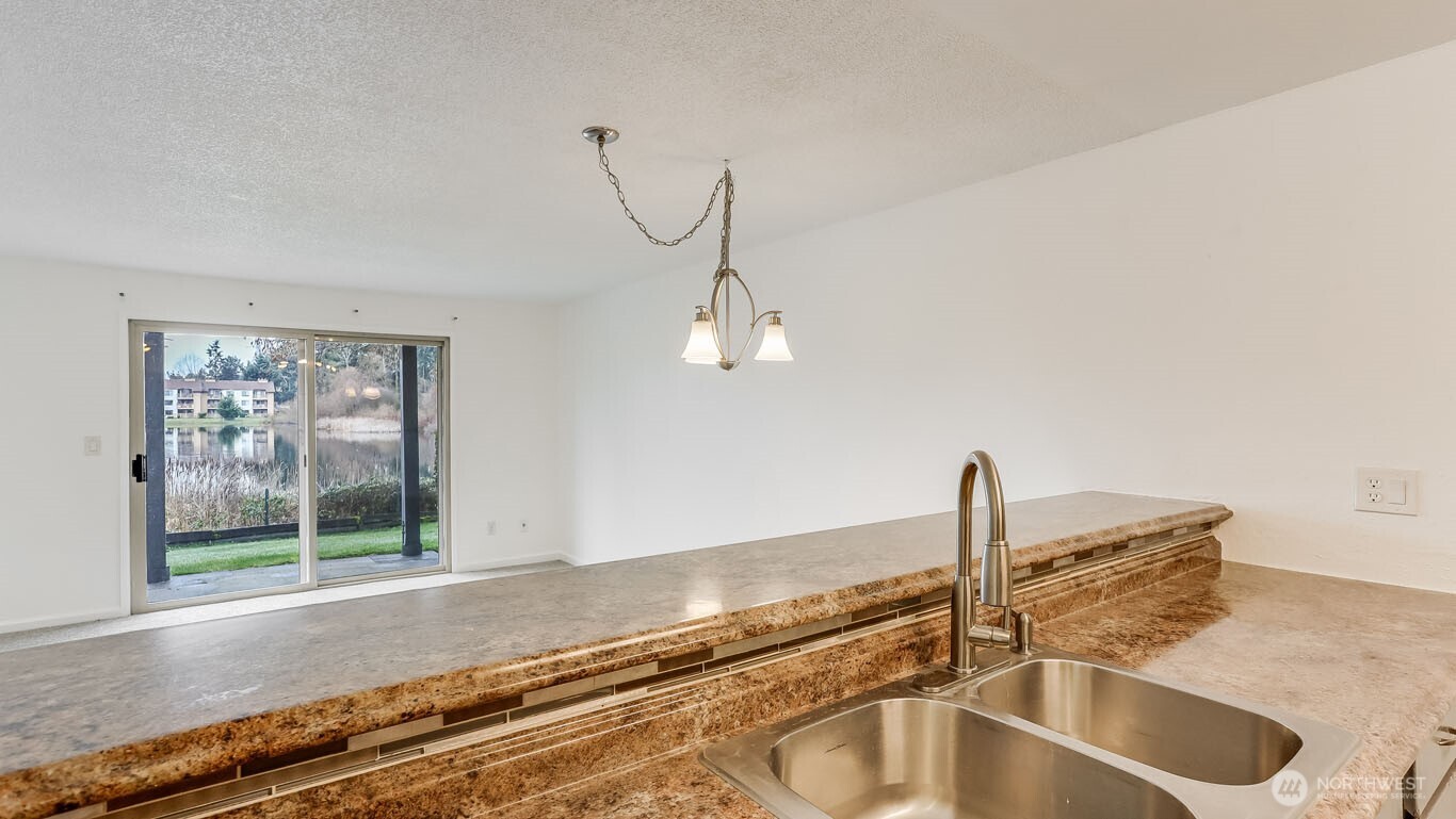 31003 14th Avenue S #D 13, Federal Way, WA 98003