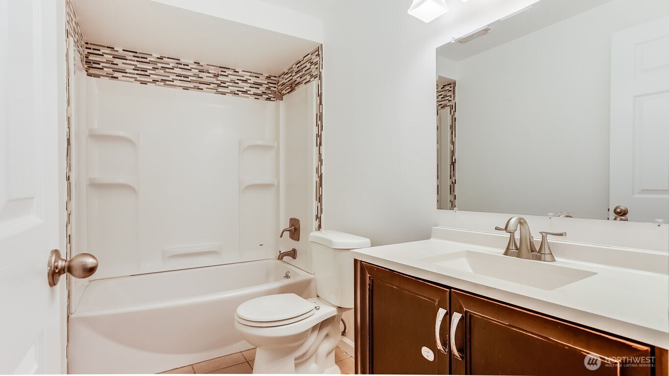 31003 14th Avenue S #D 13, Federal Way, WA 98003