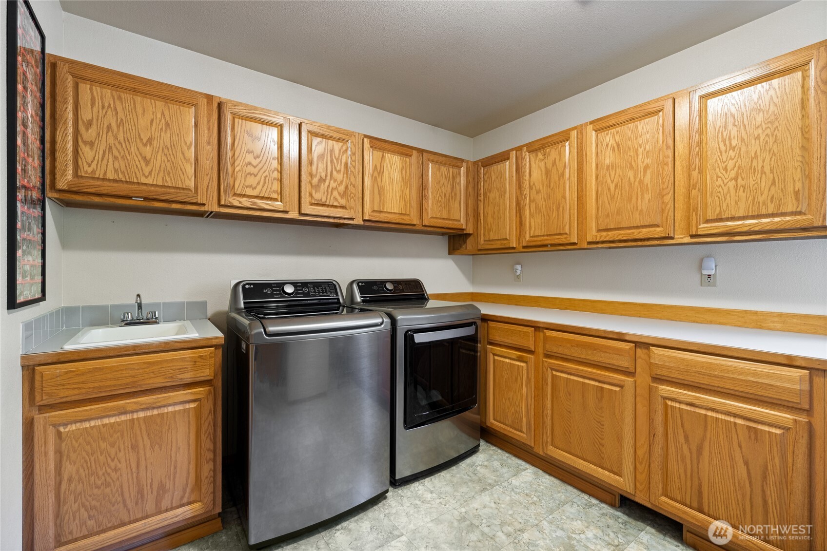 591 W Shelton Valley Road , Shelton, WA 98584