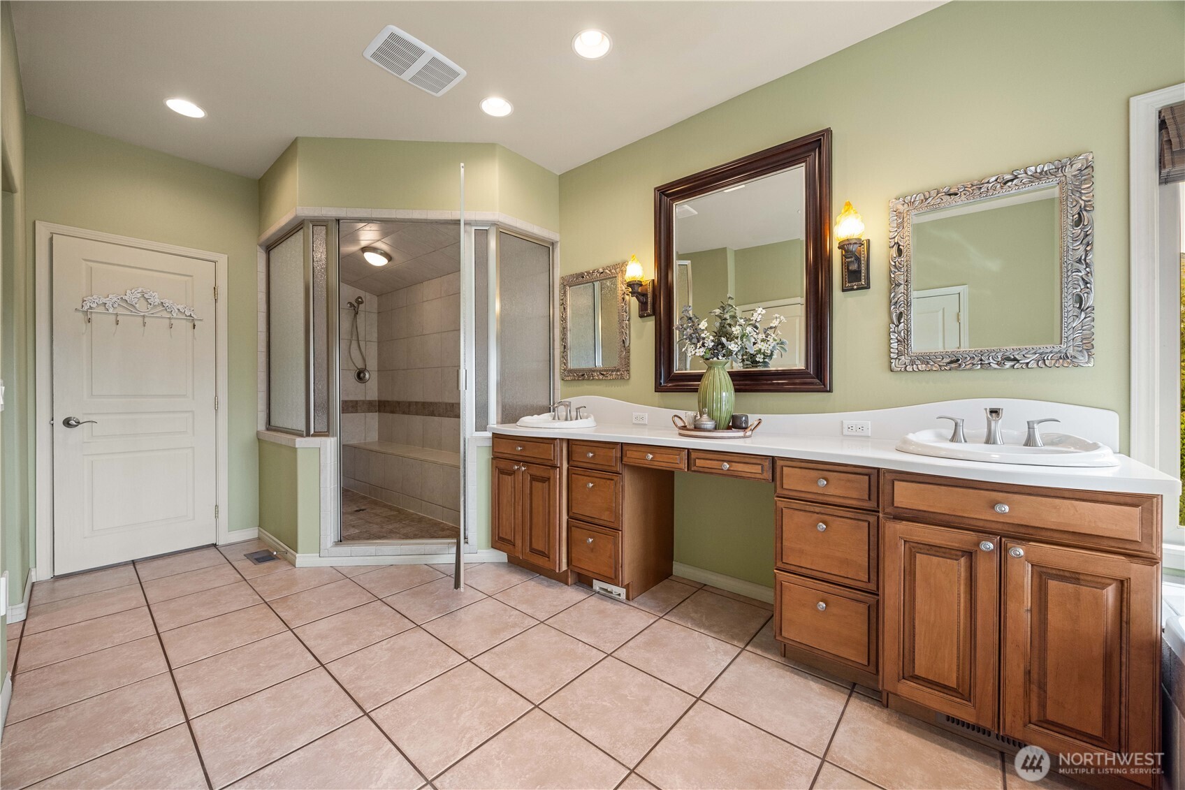 146 Long Drive , Chelan, WA 98816