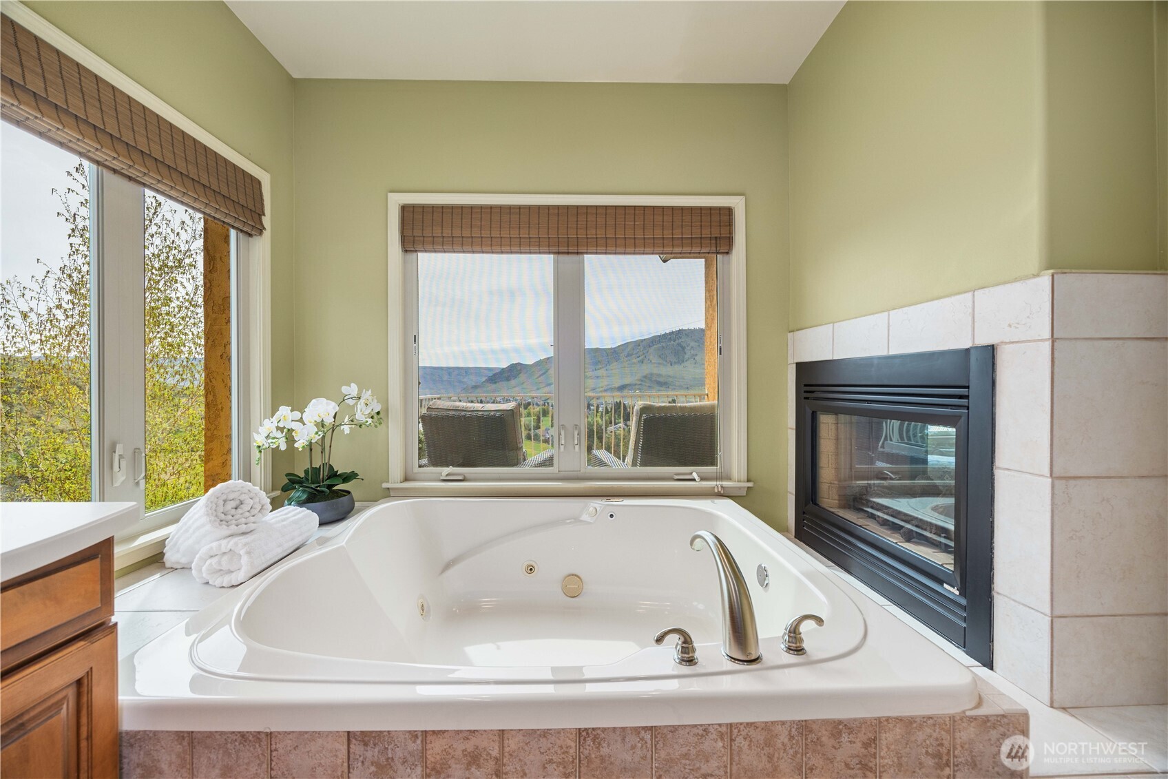 146 Long Drive , Chelan, WA 98816