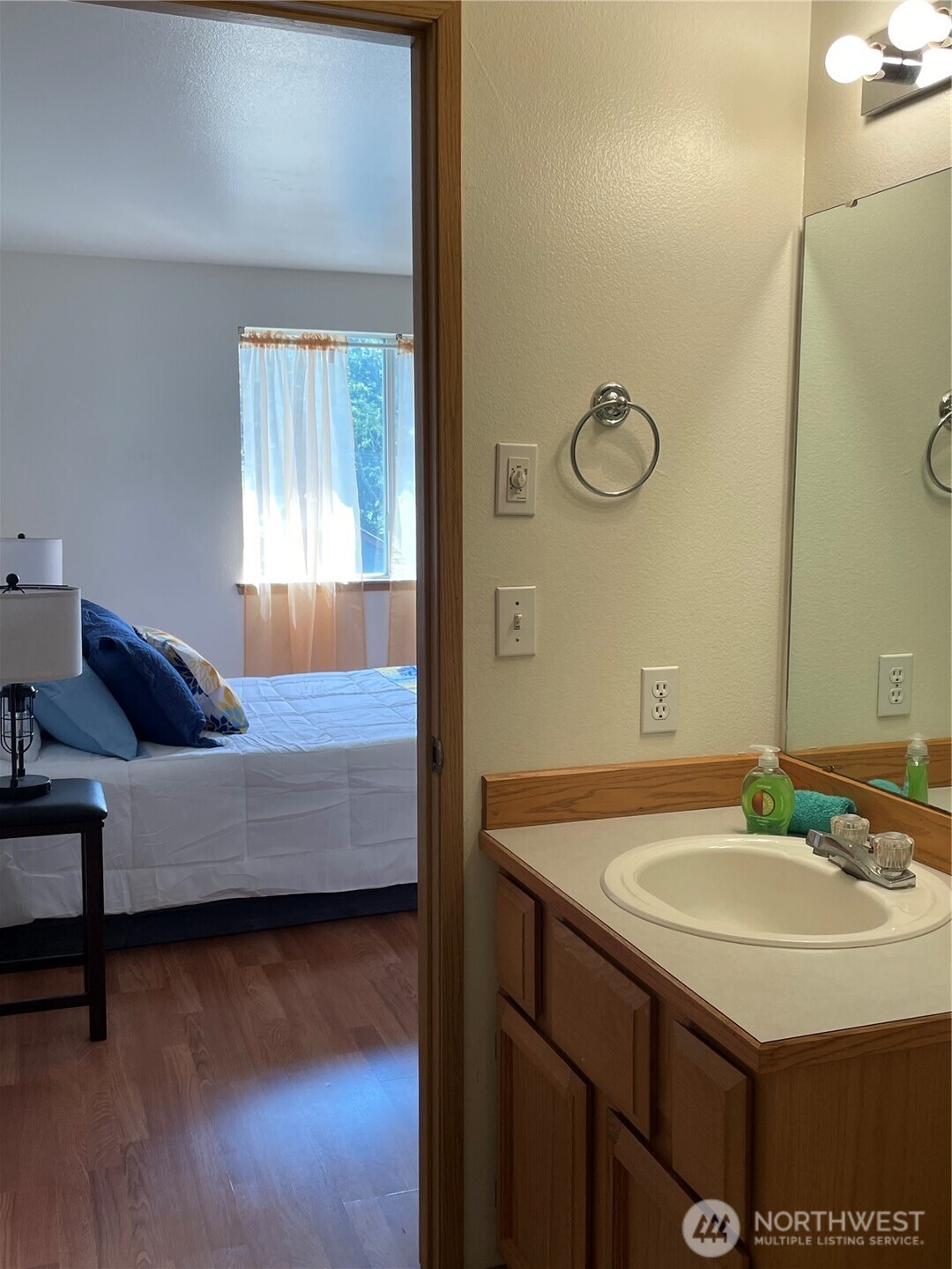652 ADELE Avenue , Bremerton, WA 98312