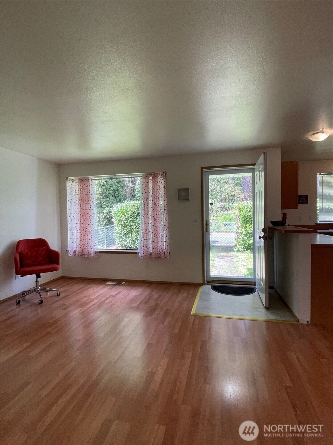 652 ADELE Avenue , Bremerton, WA 98312
