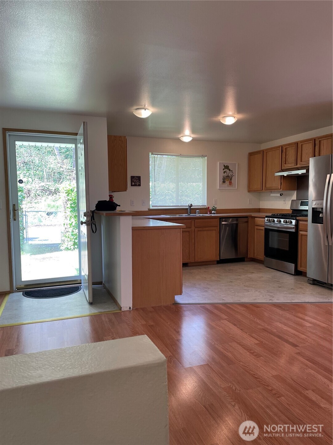 652 ADELE Avenue , Bremerton, WA 98312