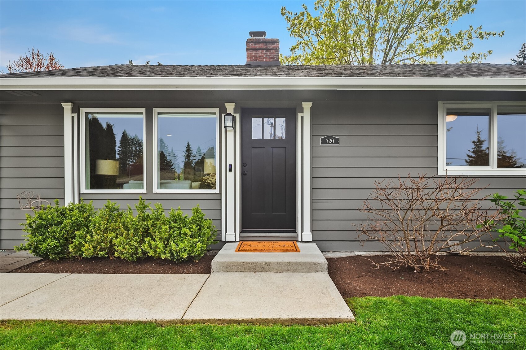 720 View Ridge Drive , Everett, WA 98203