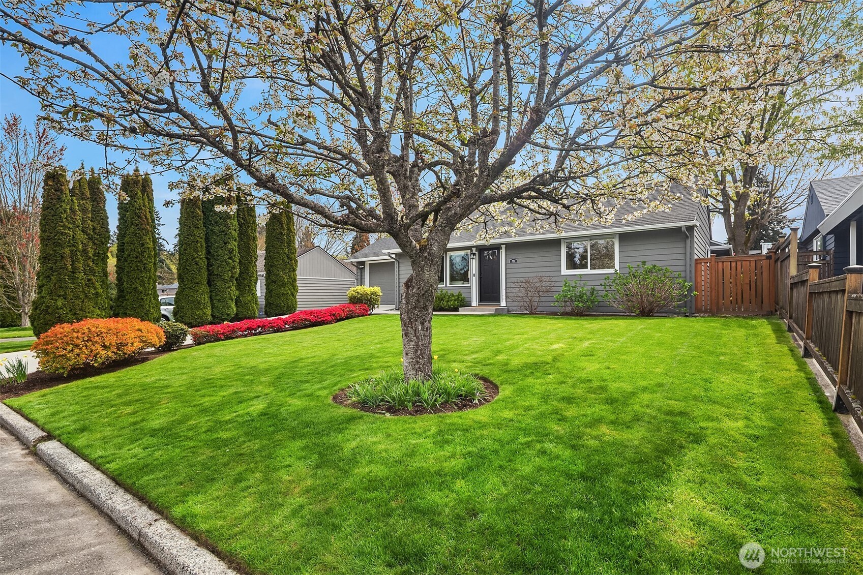 720 View Ridge Drive , Everett, WA 98203