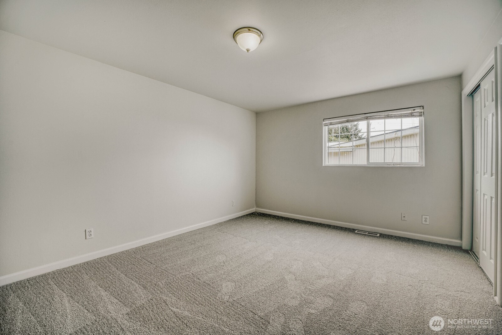 8305 43rd Place W, University Place, WA 98466