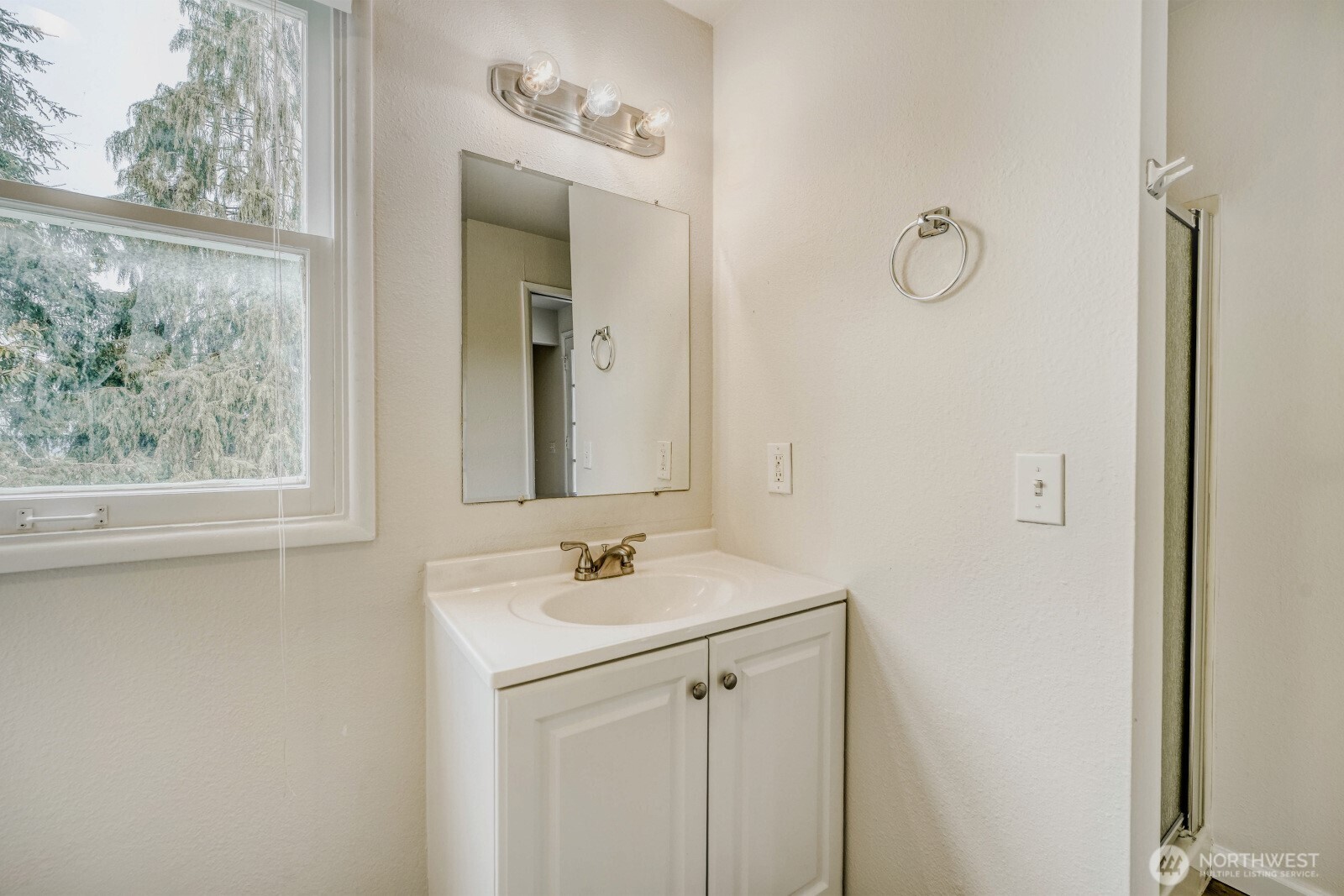 8305 43rd Place W, University Place, WA 98466