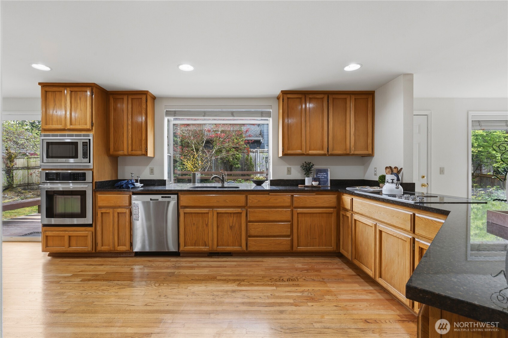 26057 SE 38th St , Sammamish, WA 98029