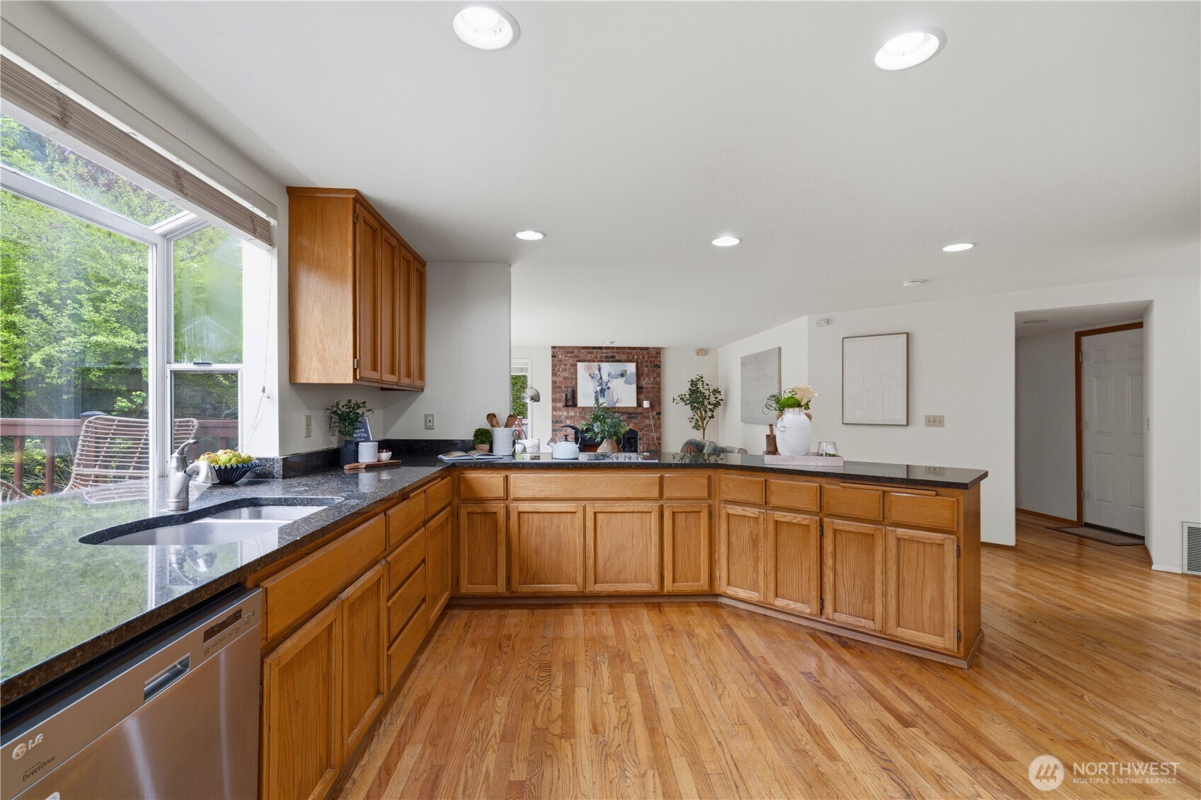 26057 SE 38th St , Sammamish, WA 98029