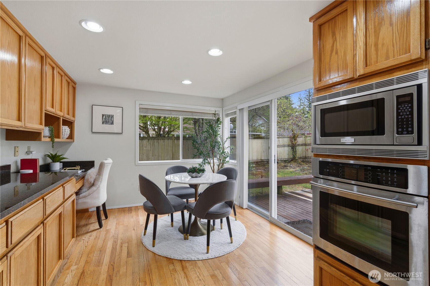 26057 SE 38th St , Sammamish, WA 98029