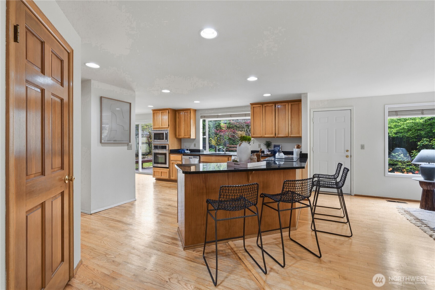 26057 SE 38th St , Sammamish, WA 98029