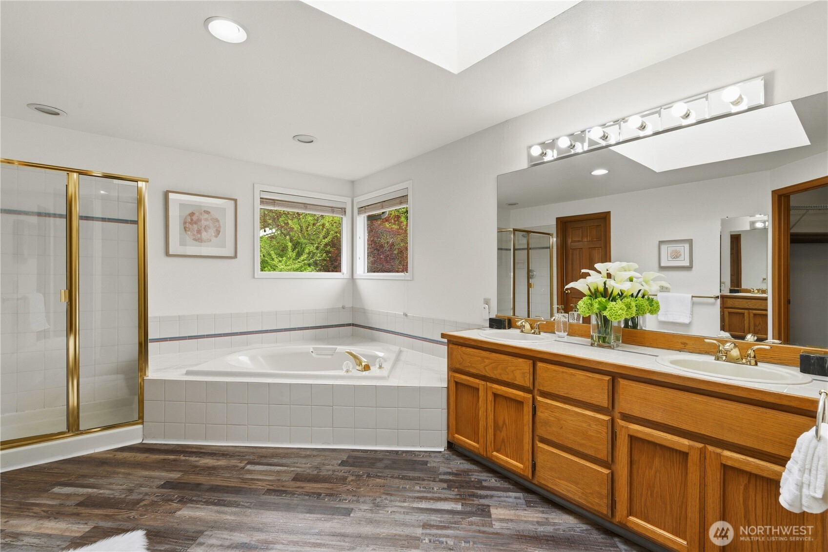 26057 SE 38th St , Sammamish, WA 98029