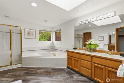 26057 SE 38th St , Sammamish, WA 98029 - Photo 20