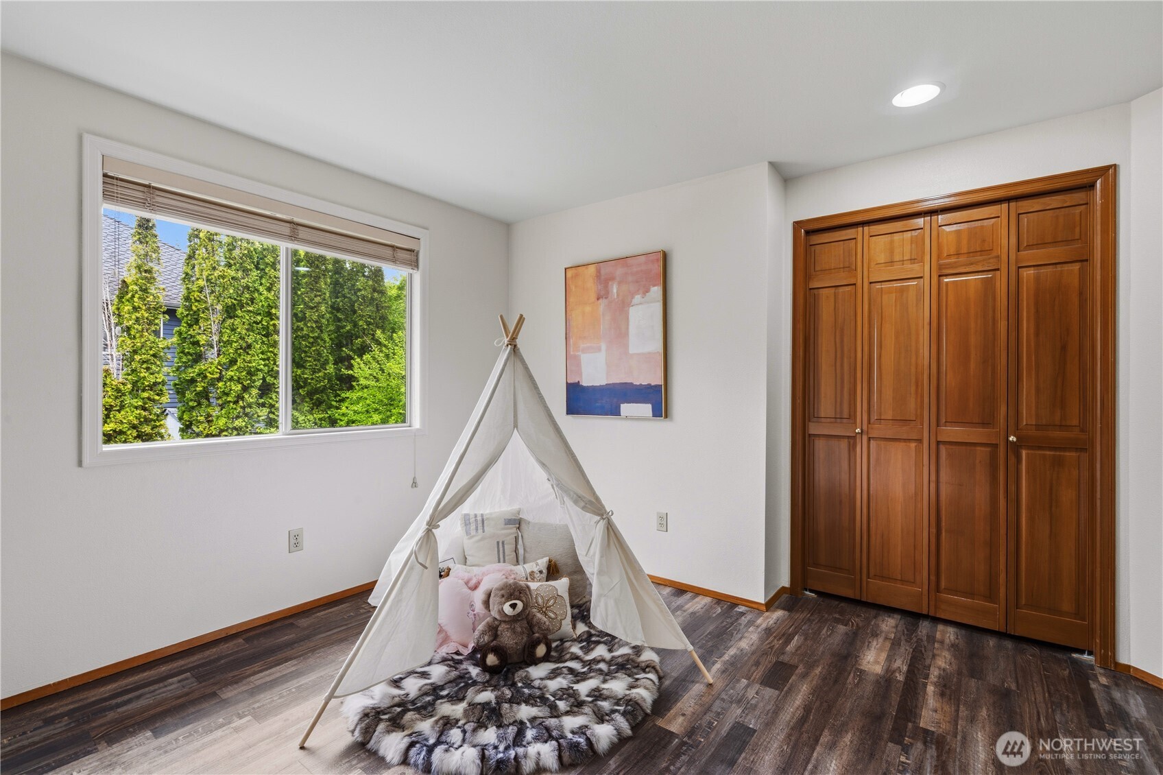 26057 SE 38th St , Sammamish, WA 98029