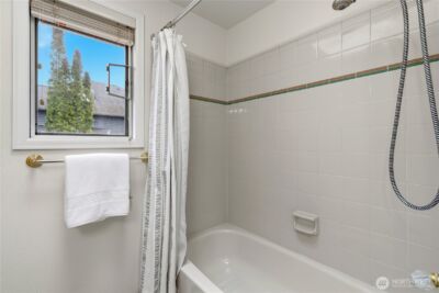 26057 SE 38th St , Sammamish, WA 98029 - Photo 27
