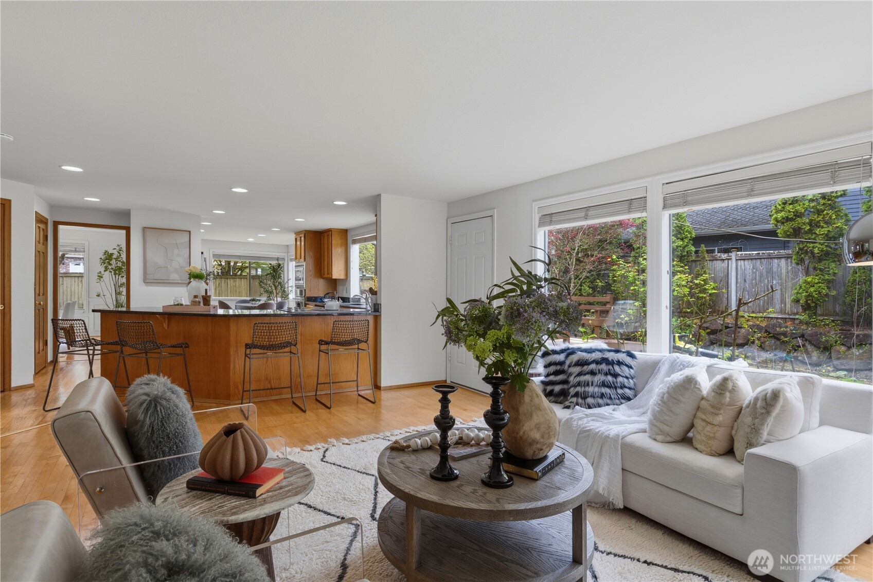 26057 SE 38th St , Sammamish, WA 98029