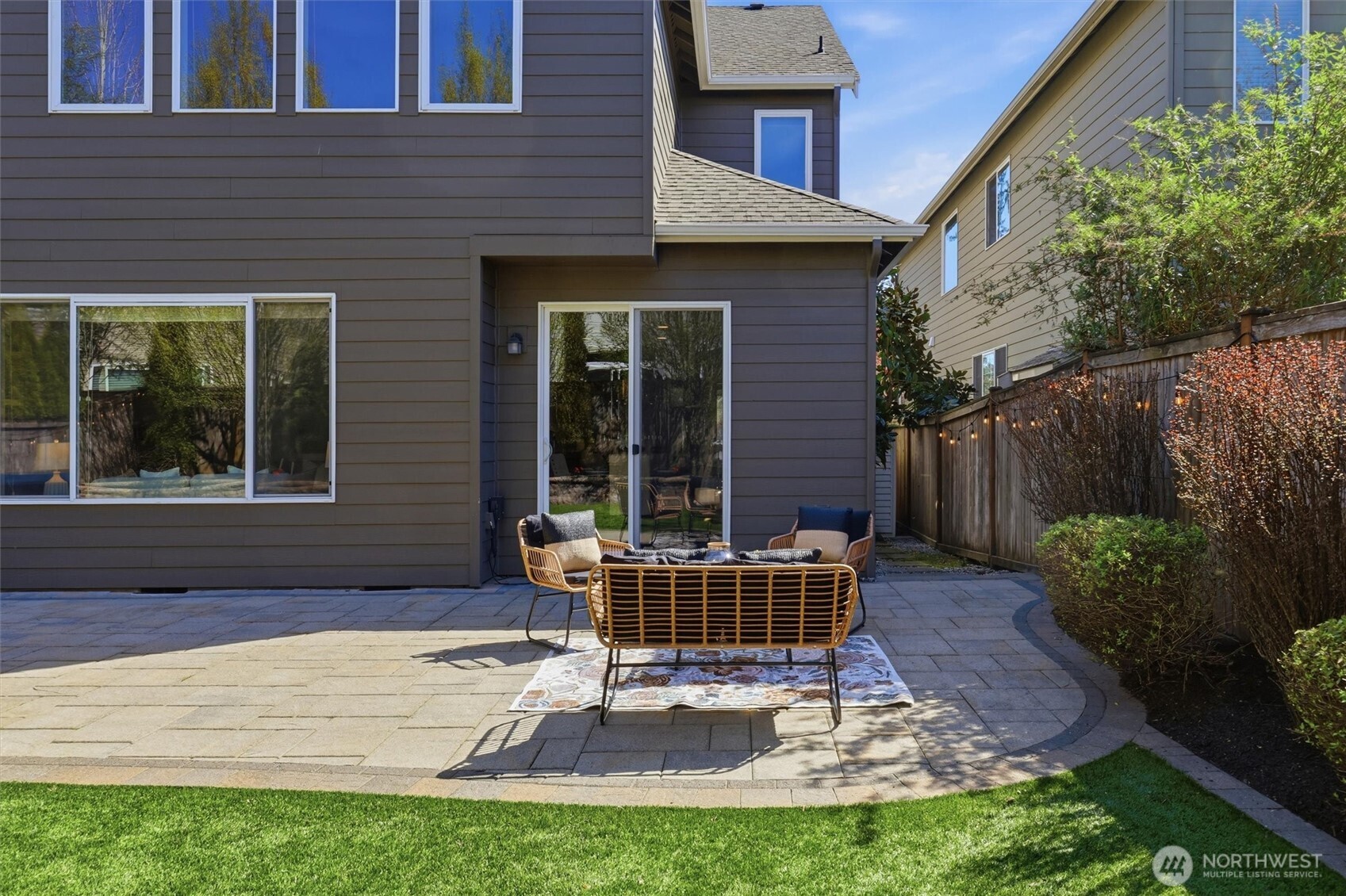 27260 SE 19th Place , Sammamish, WA 98075