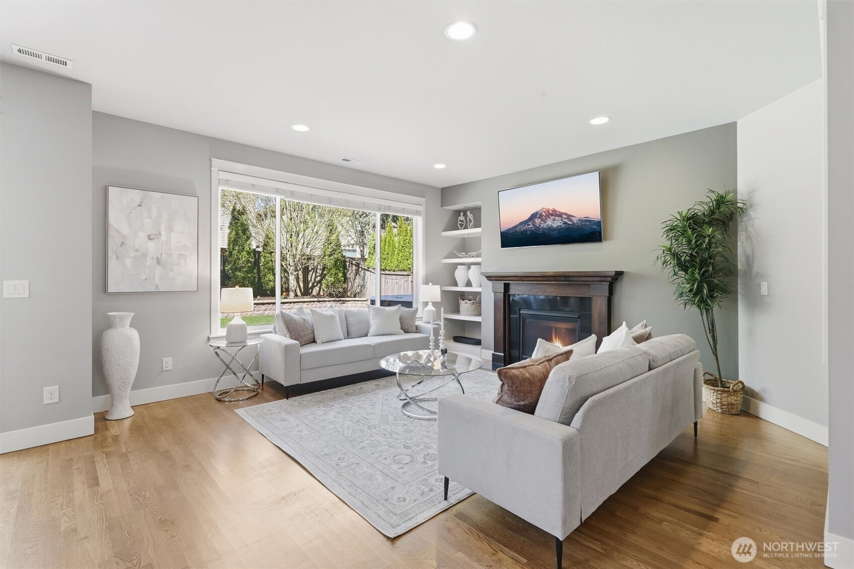 27260 SE 19th Place , Sammamish, WA 98075