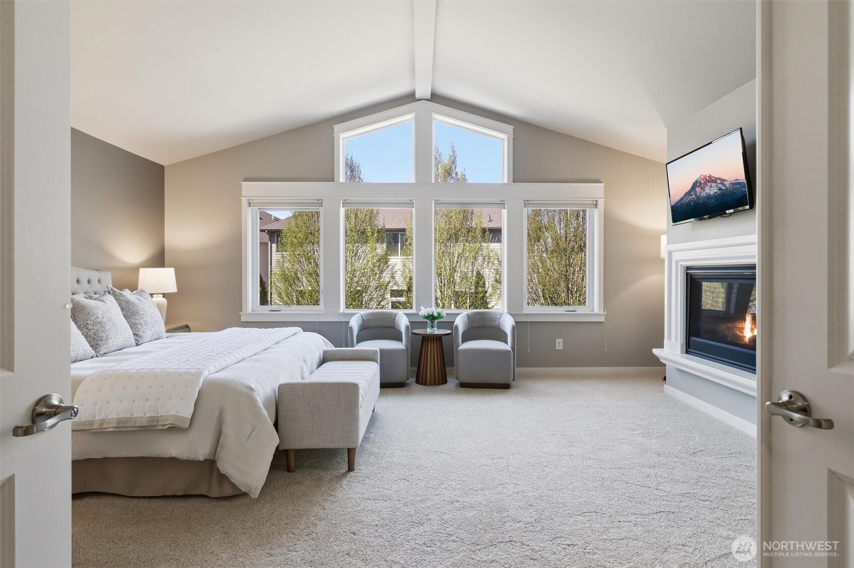 27260 SE 19th Place , Sammamish, WA 98075