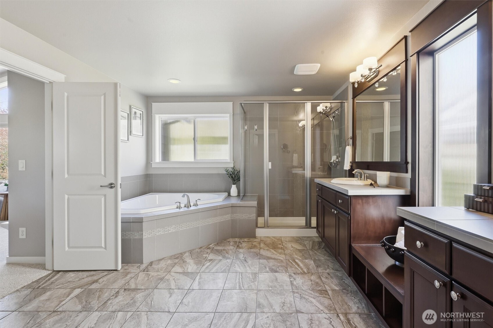 27260 SE 19th Place , Sammamish, WA 98075