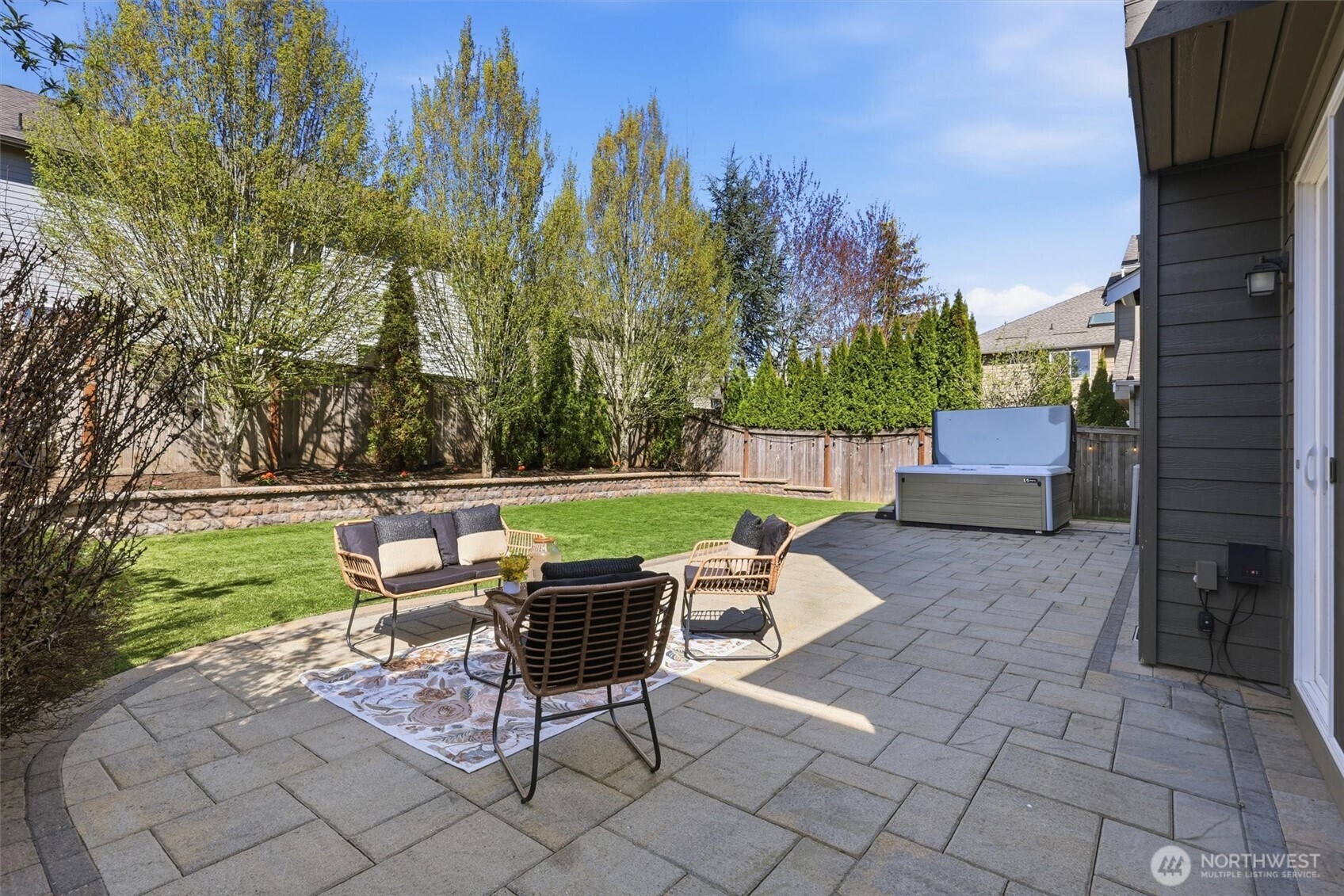 27260 SE 19th Place , Sammamish, WA 98075