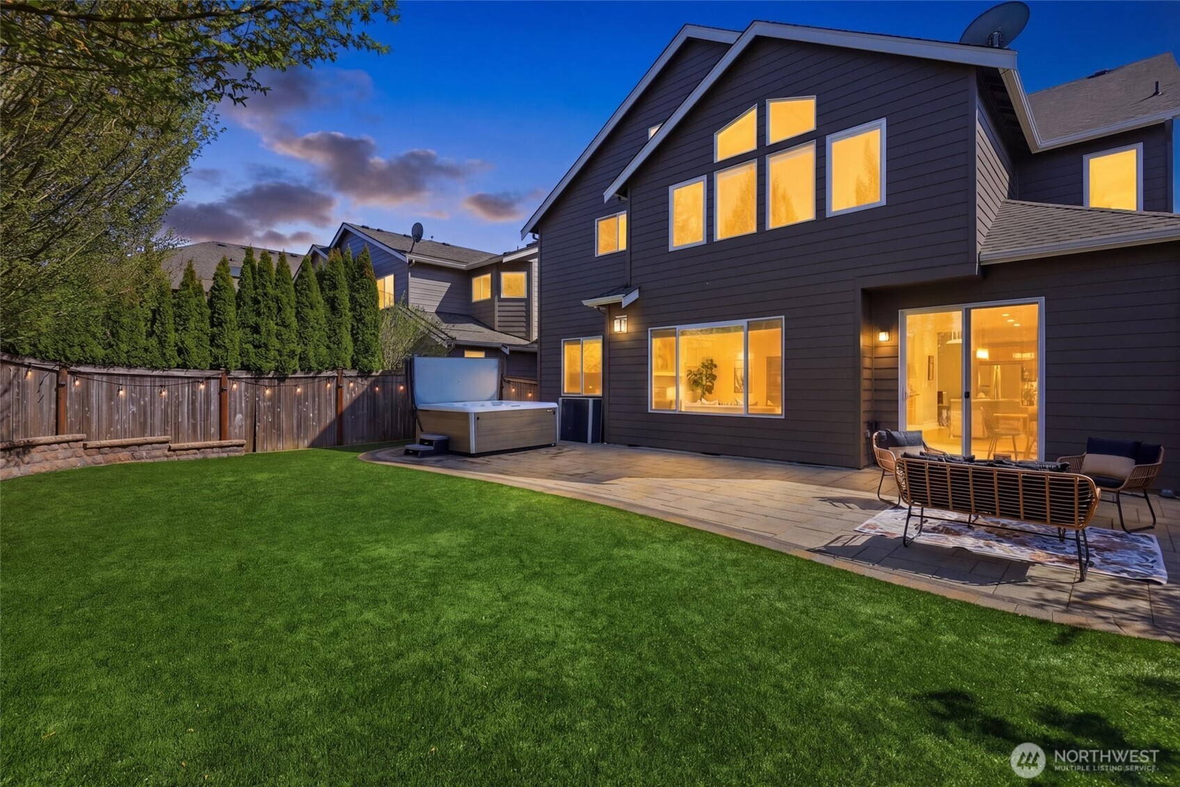 27260 SE 19th Place , Sammamish, WA 98075