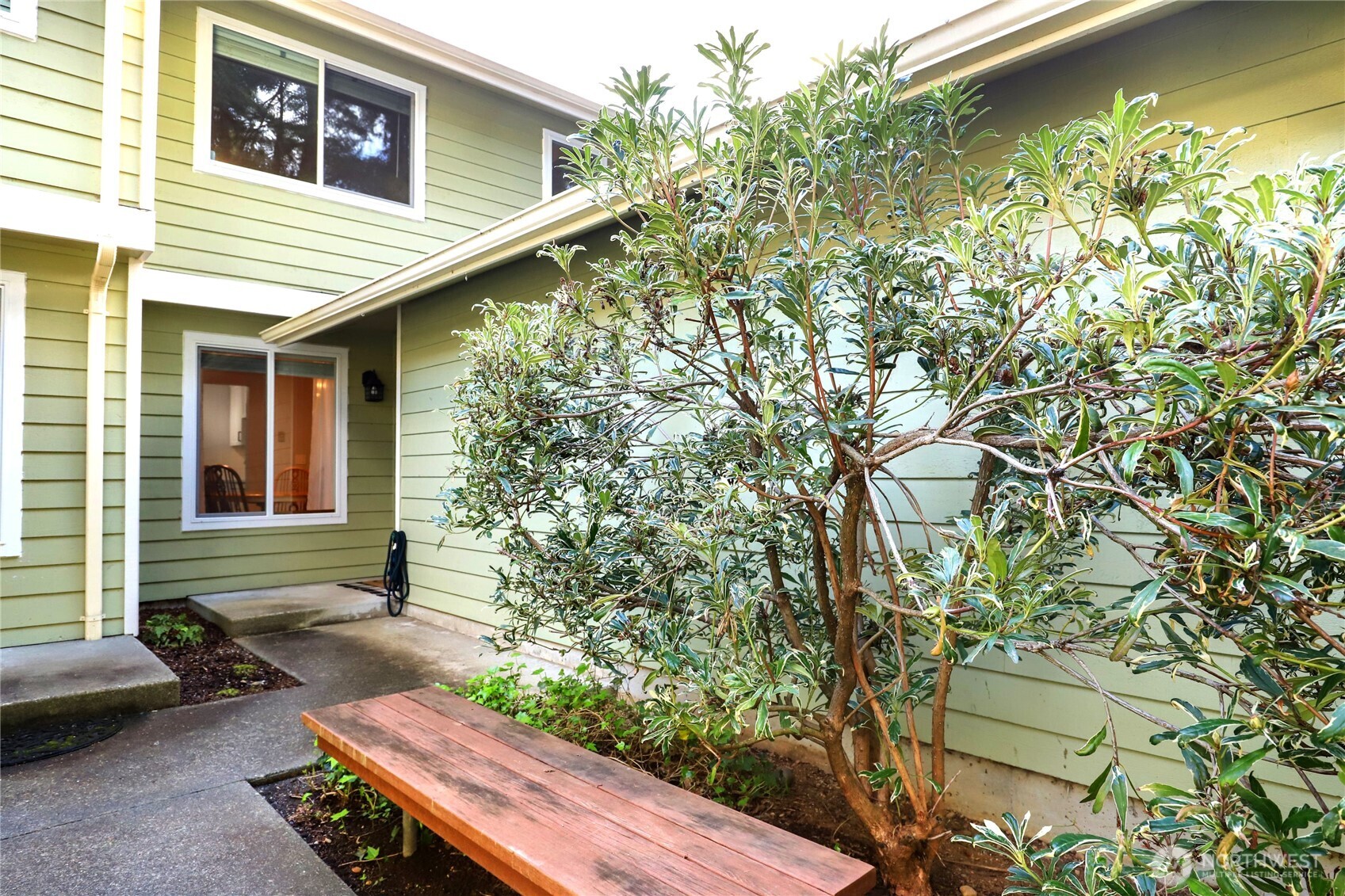 3957 NW Fairway Lane , Bremerton, WA 98312