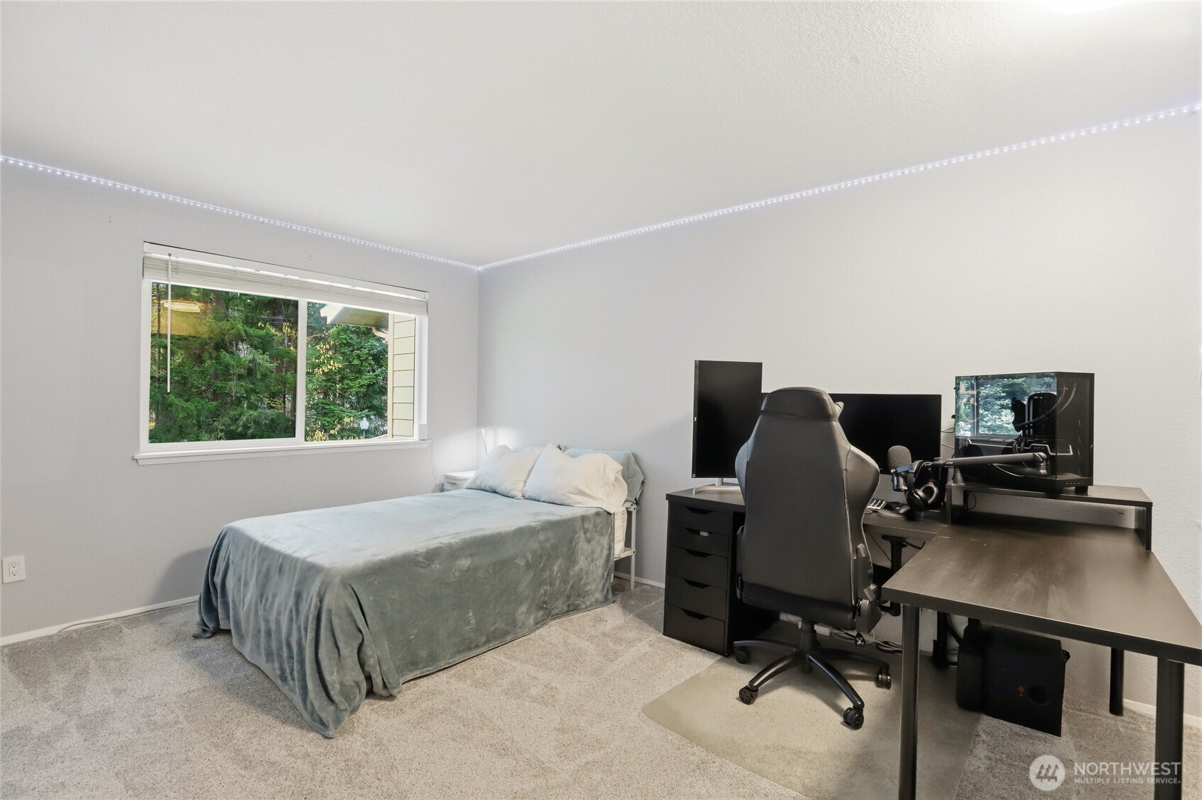 3957 NW Fairway Lane , Bremerton, WA 98312