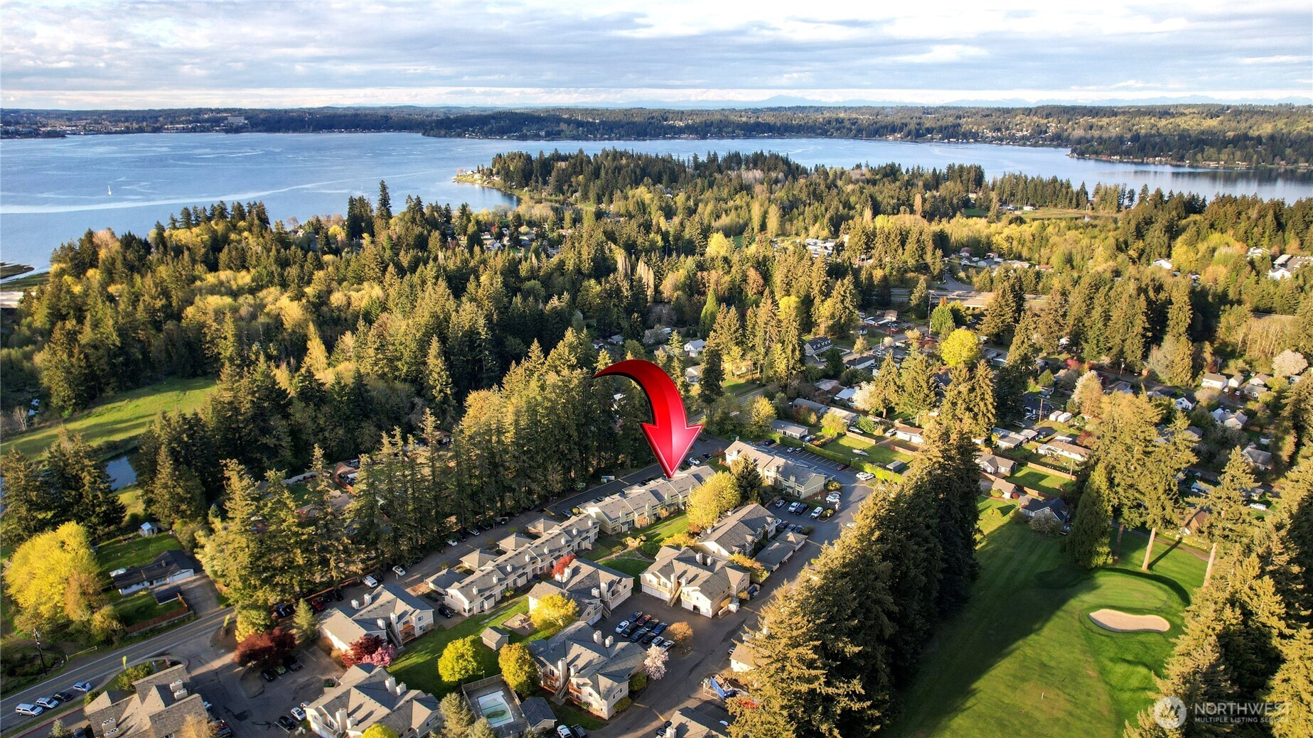 3957 NW Fairway Lane , Bremerton, WA 98312