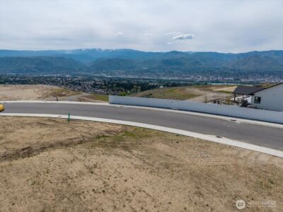 834 NE Tyler Place , East Wenatchee, WA 98802 - Photo 11