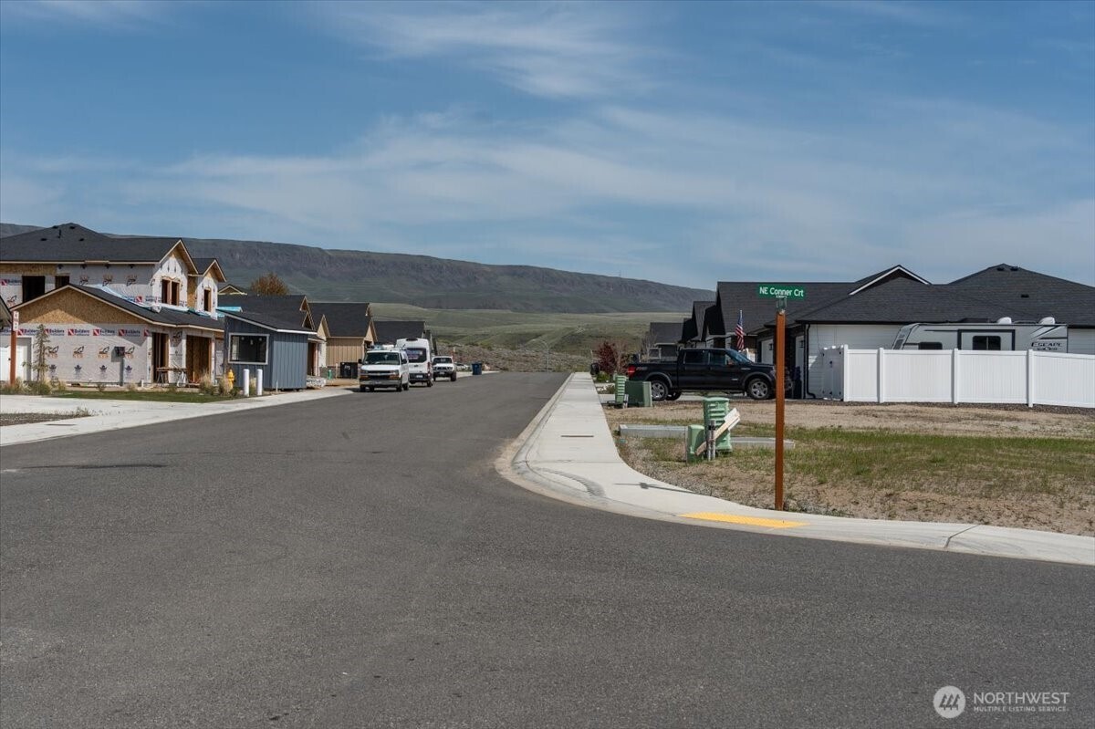 834 NE Tyler Place , East Wenatchee, WA 98802