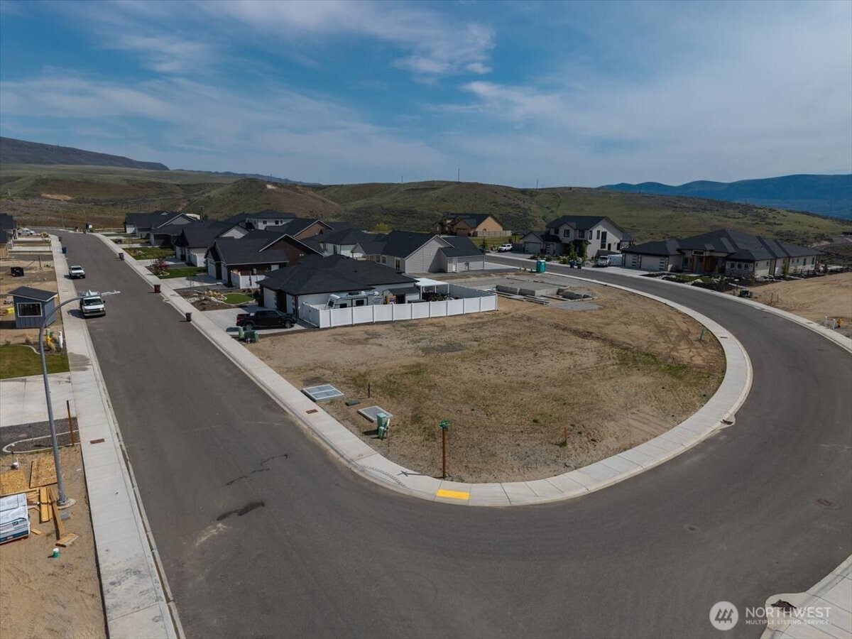 834 NE Tyler Place , East Wenatchee, WA 98802