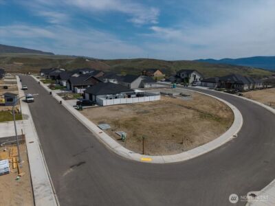 834 NE Tyler Place , East Wenatchee, WA 98802 - Photo 3