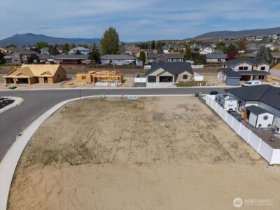 834 NE Tyler Place , East Wenatchee, WA 98802 - Photo 9