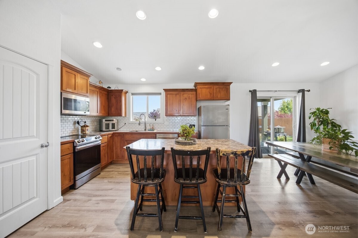 3807 Milagro Dr , Pasco, WA 99301