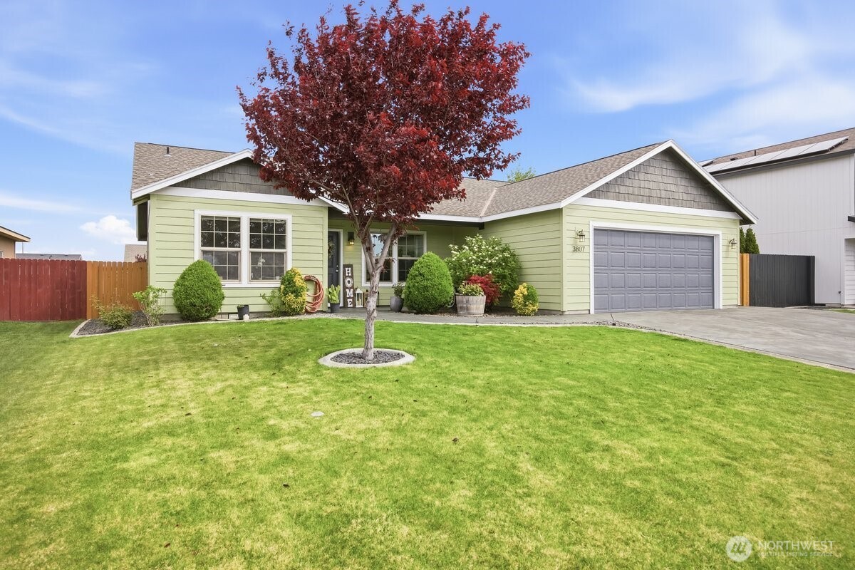 3807 Milagro Dr , Pasco, WA 99301