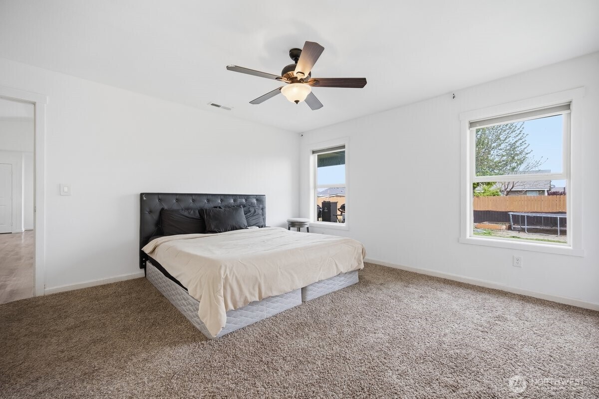 3807 Milagro Dr , Pasco, WA 99301