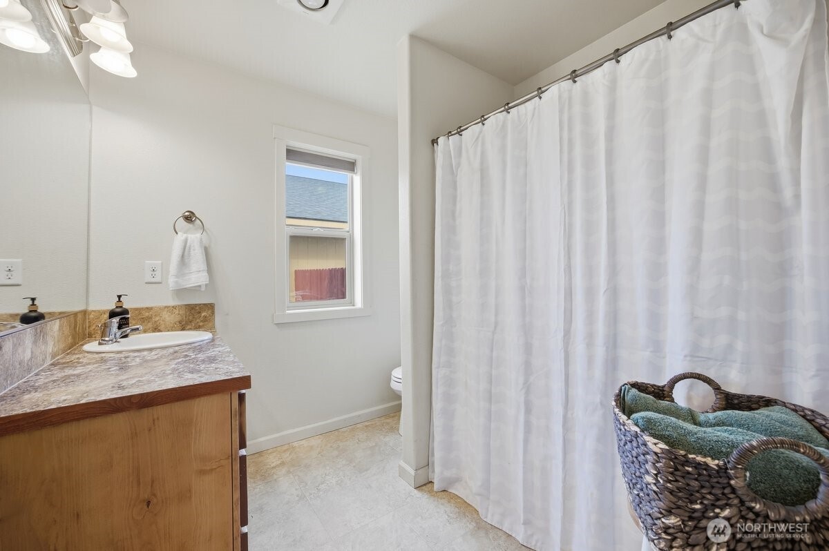 3807 Milagro Dr , Pasco, WA 99301