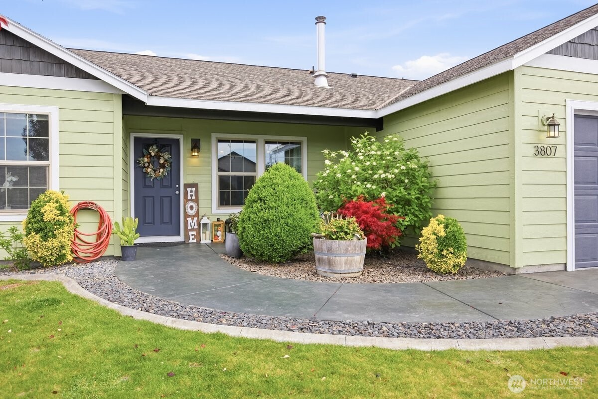 3807 Milagro Dr , Pasco, WA 99301