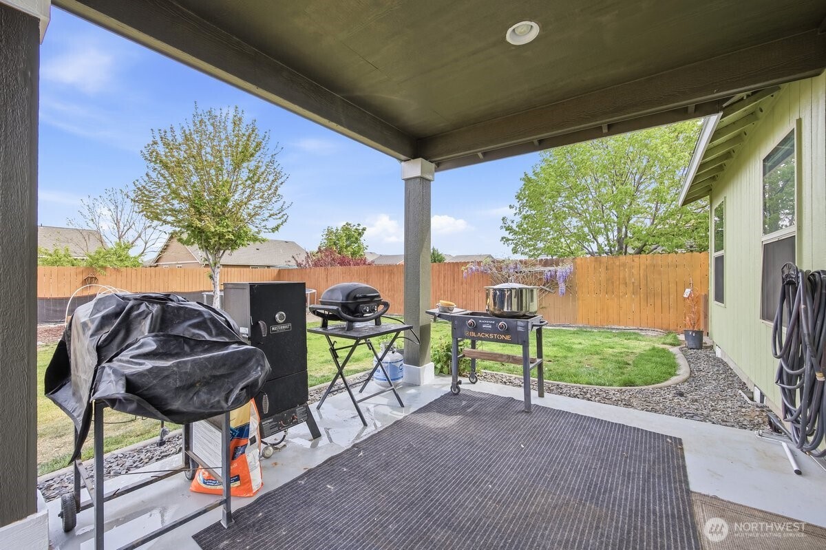3807 Milagro Dr , Pasco, WA 99301