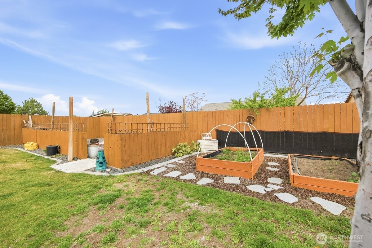 3807 Milagro Dr , Pasco, WA 99301