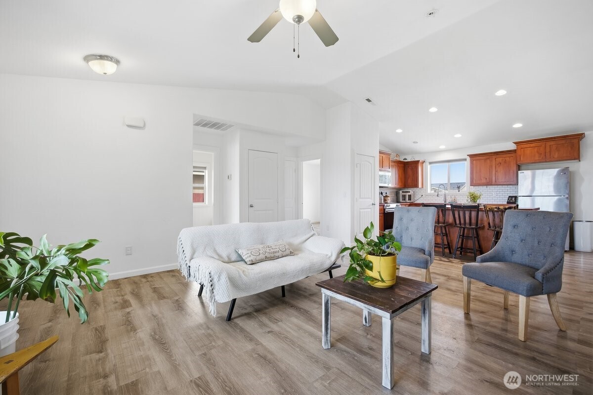 3807 Milagro Dr , Pasco, WA 99301