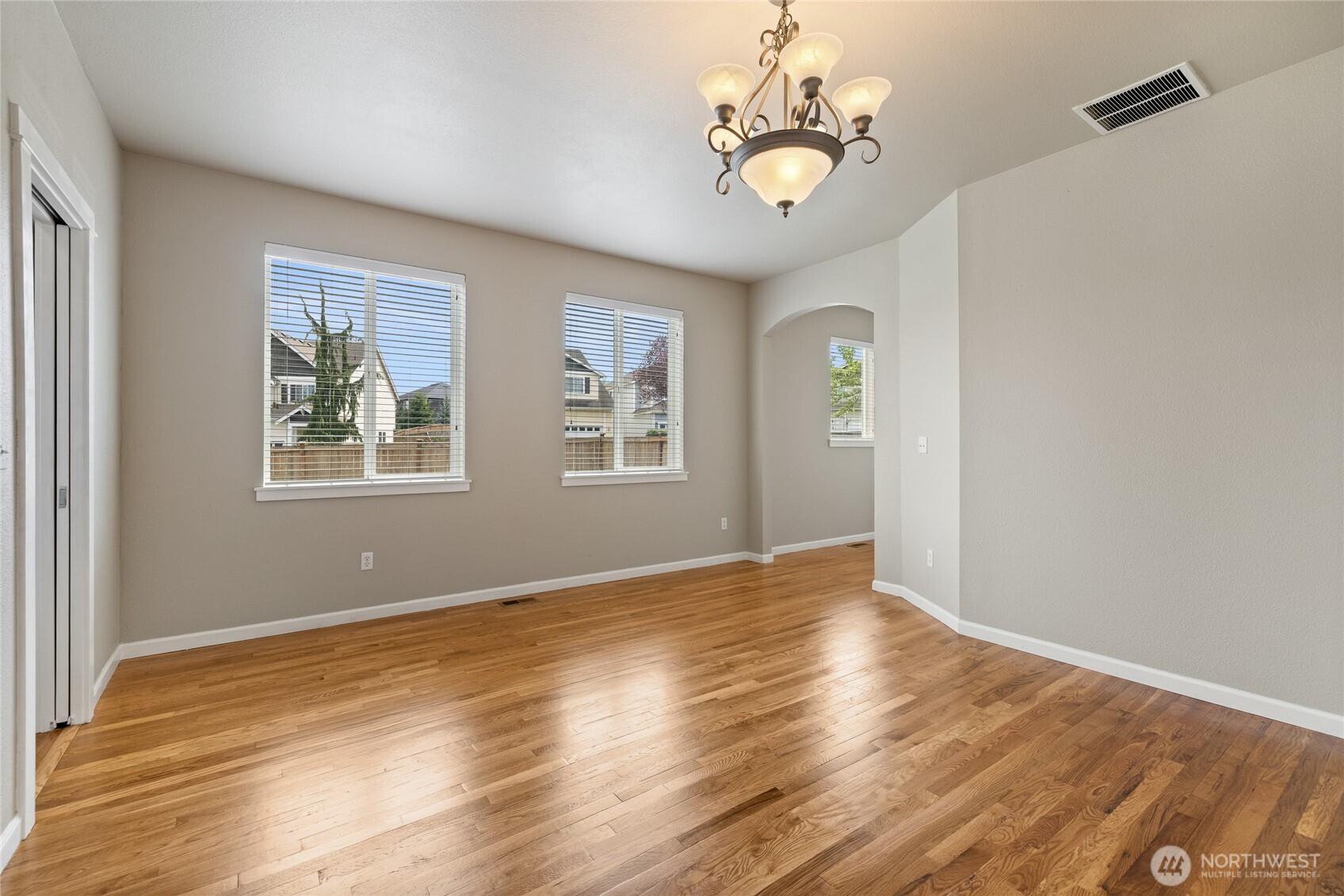 18623 111th Avenue E, Puyallup, WA 98374