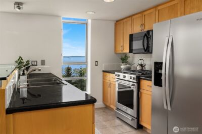 2929 1st Avenue #308, Seattle, WA 98121 - Photo 4